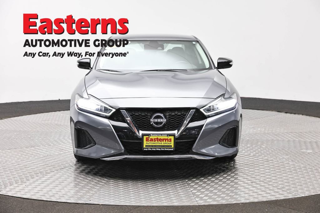 Used 2023 Nissan Maxima SV w/ Floor Mat Group FWD image 2