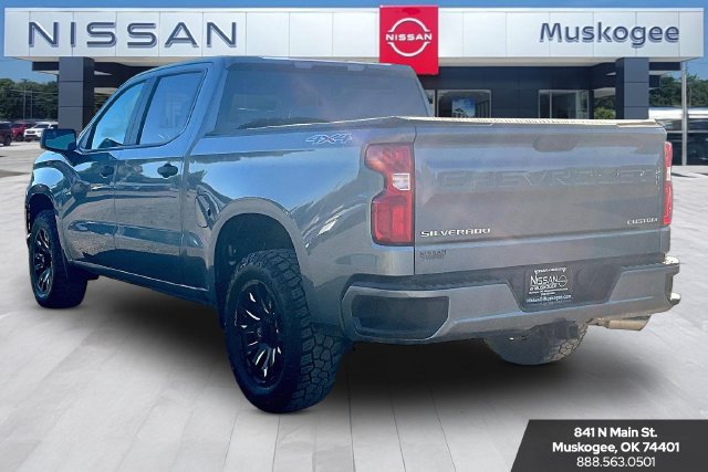 Used 2020 Chevrolet Silverado 1500 Custom w/ Custom Value Package AWD/4WD image 4