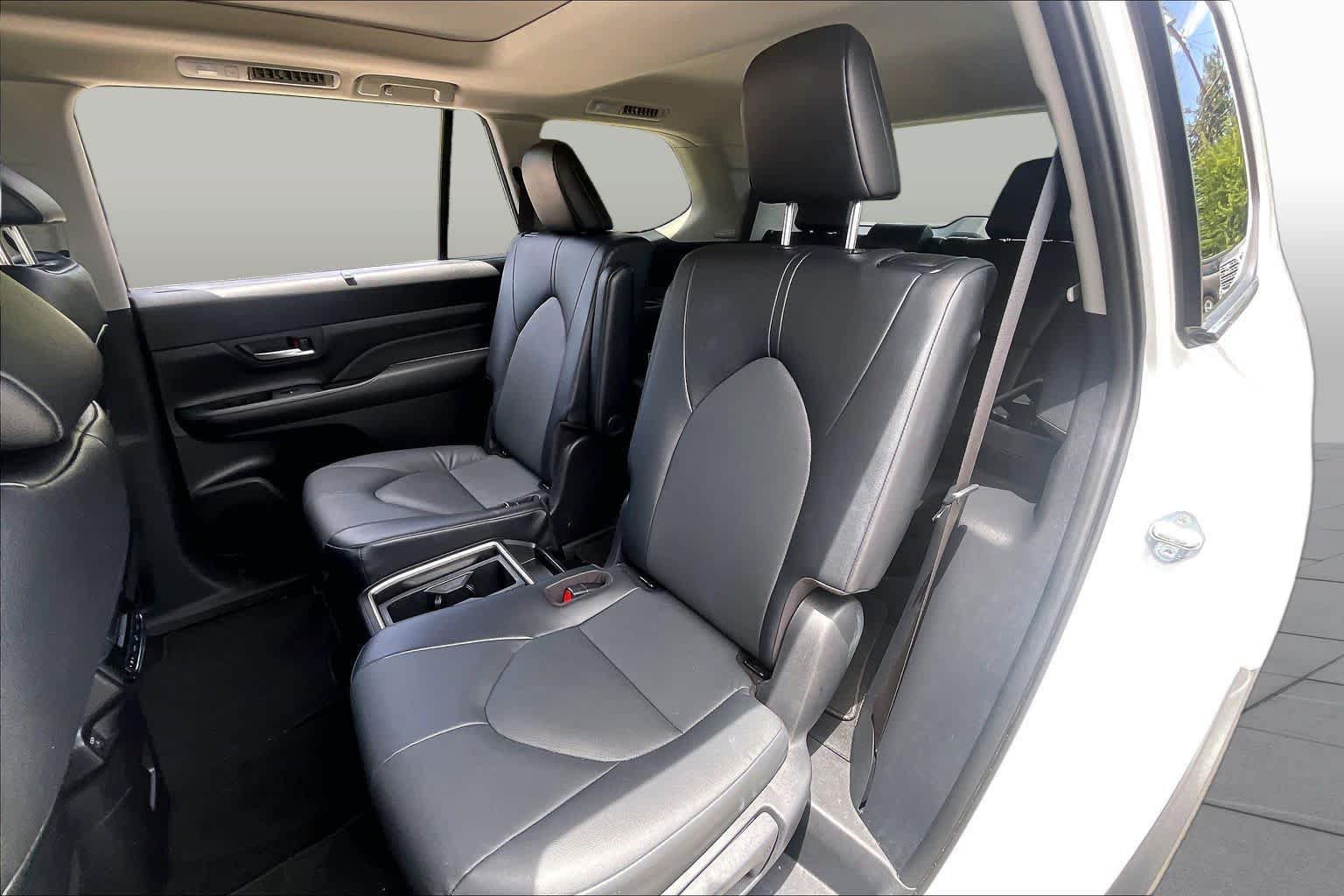 Used 2025 Toyota Grand Highlander AWD Hybrid image 21