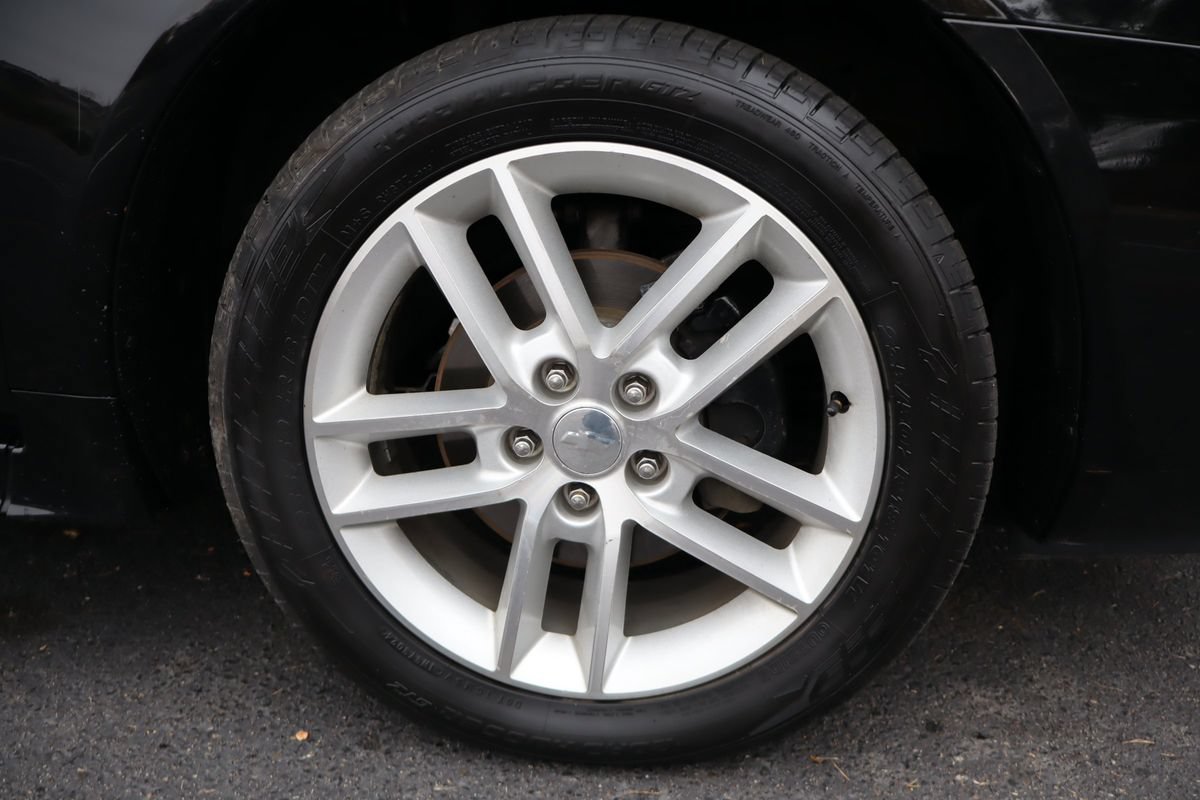 Used 2013 Chevrolet Impala LTZ FWD image 43