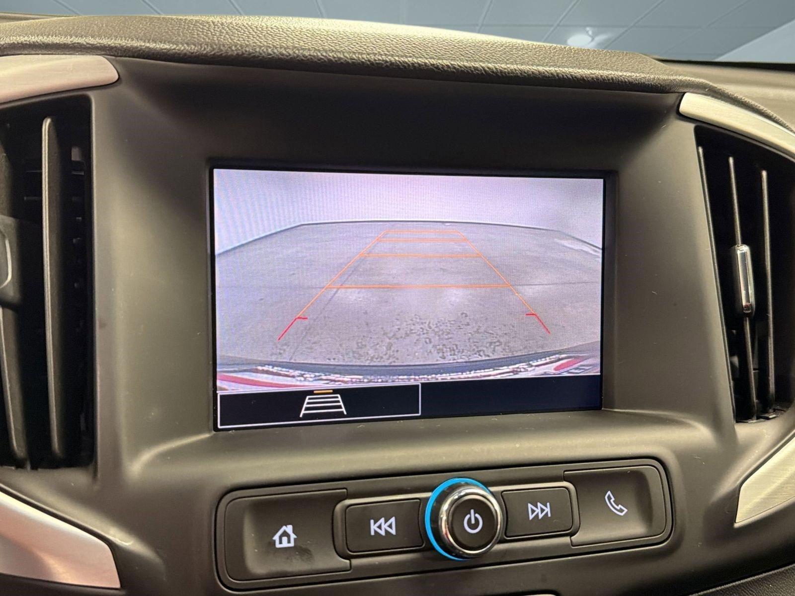 Used 2023 GMC Terrain SLE w/ Driver Convenience Package FWD image 25