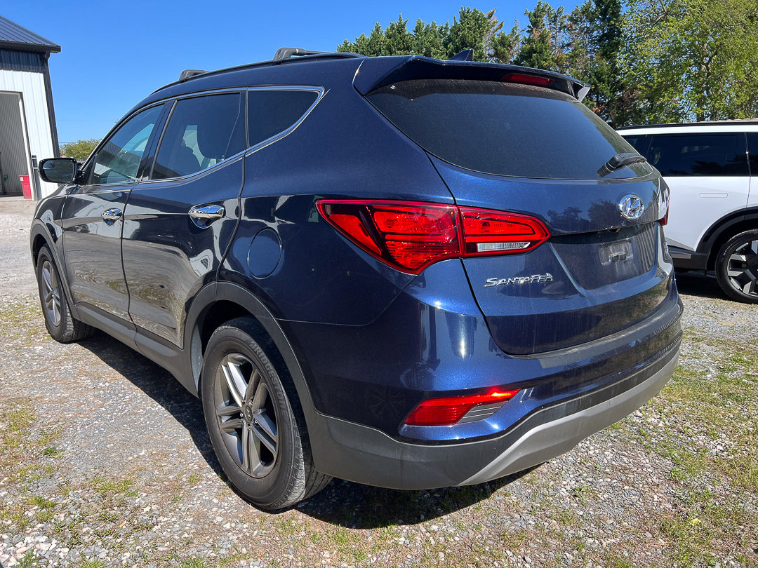 Used 2017 Hyundai Santa Fe Sport AWD/4WD image 2