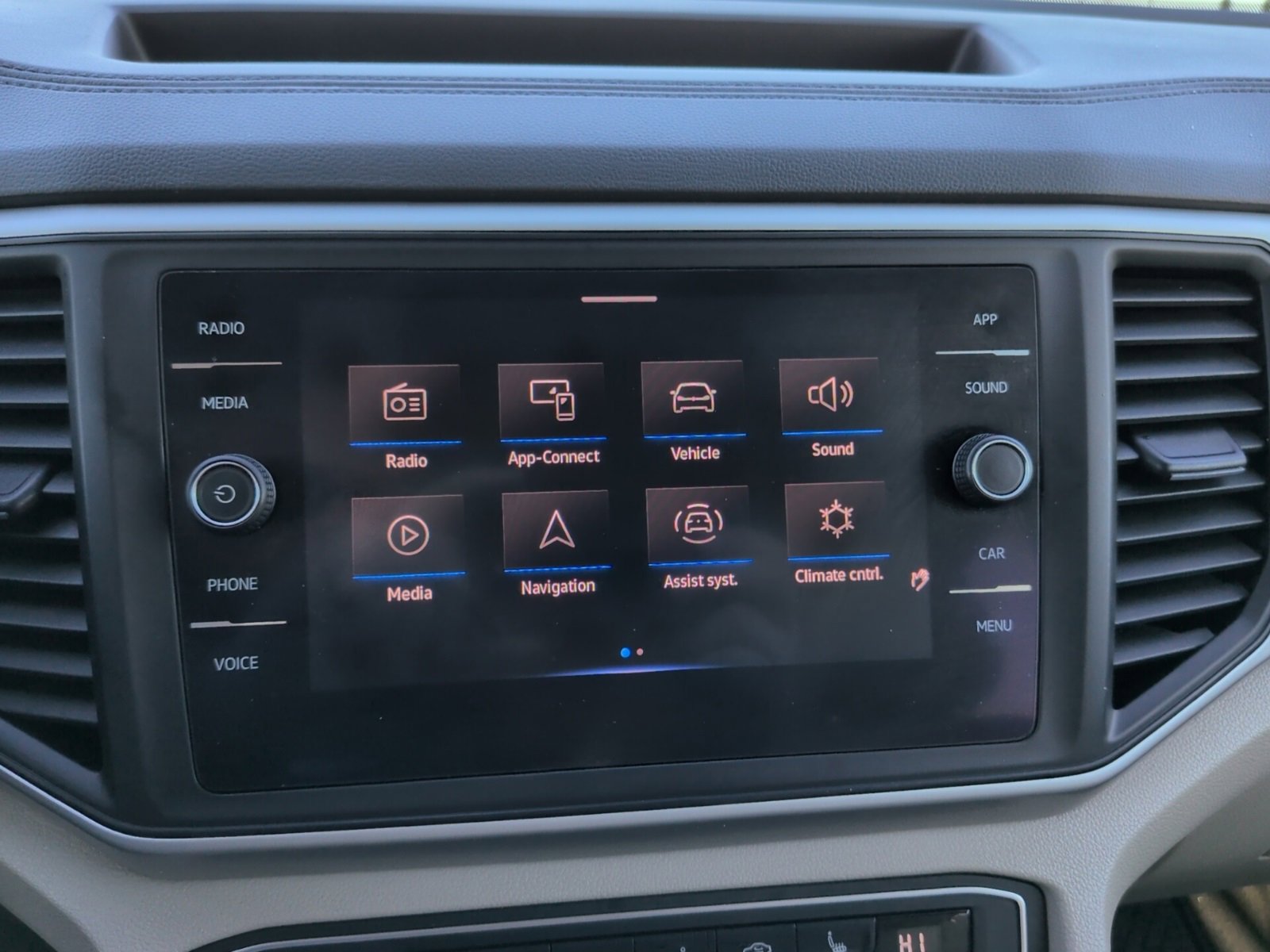 Used 2021 Volkswagen Atlas SE image 25