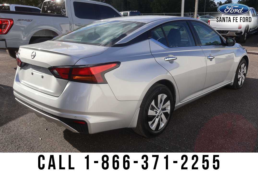 Used 2024 Nissan Altima 2.5 S FWD image 4