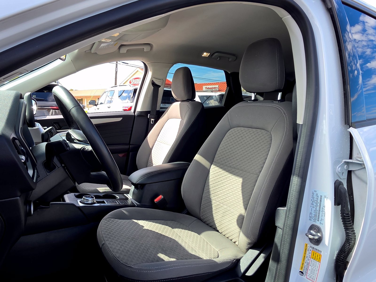 Used 2022 Ford Escape SE w/ SE Sport Appearance Package AWD/4WD image 12