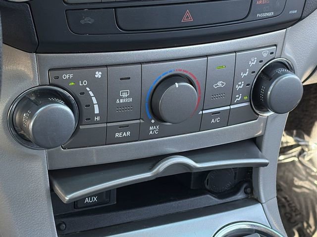 Used 2012 Toyota Highlander FWD w/ Tech Pkg image 31