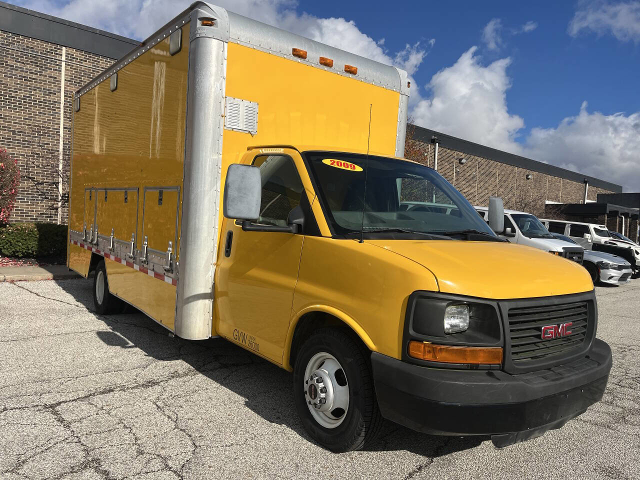 Used 2009 GMC Savana 3500 image 1