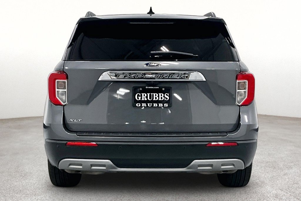 Used 2023 Ford Explorer XLT w/ Equipment Group 202A RWD image 4