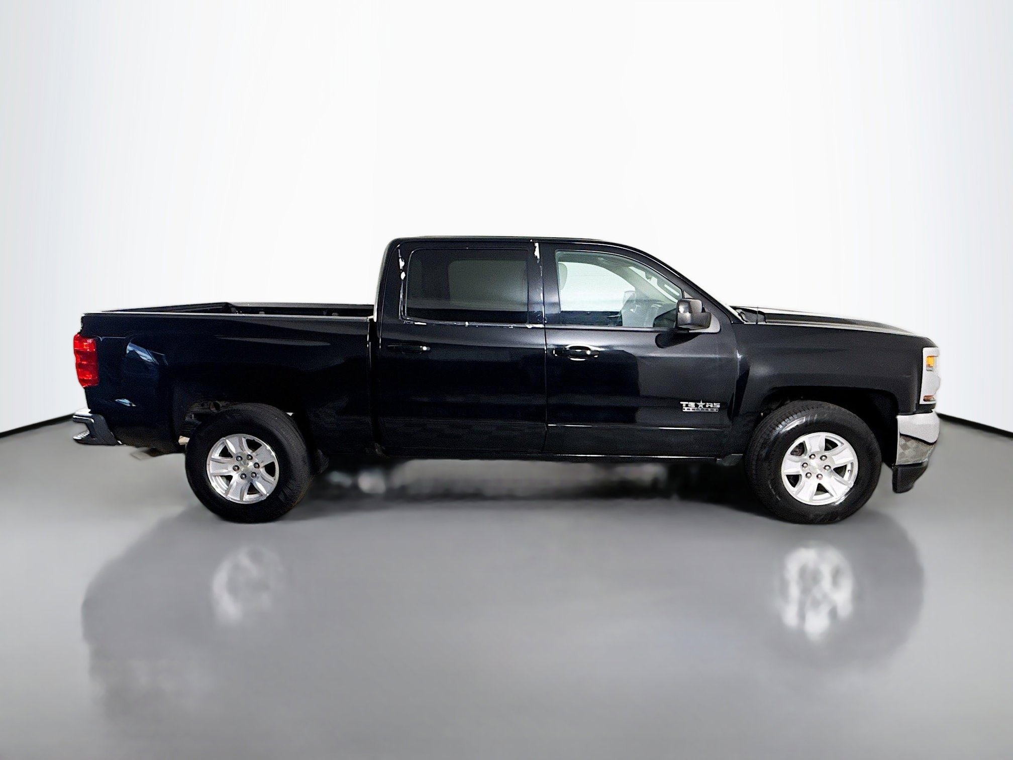 Used 2018 Chevrolet Silverado 1500 LT w/ Texas Edition image 11