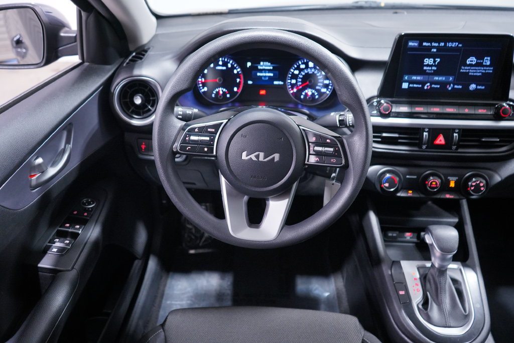 Used 2022 Kia Forte LXS FWD image 11