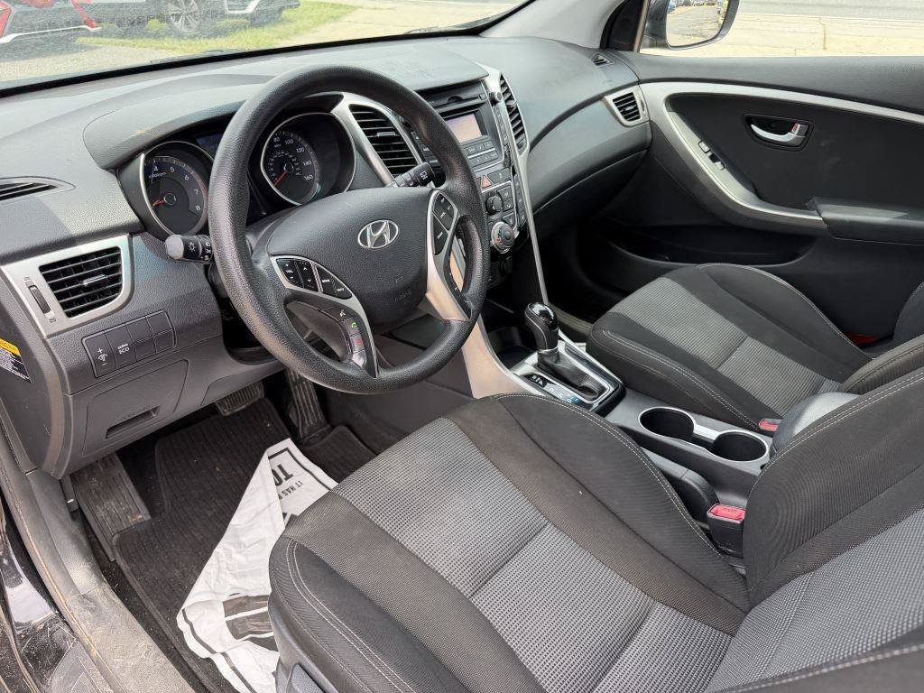 Used 2013 Hyundai Elantra GT FWD image 11