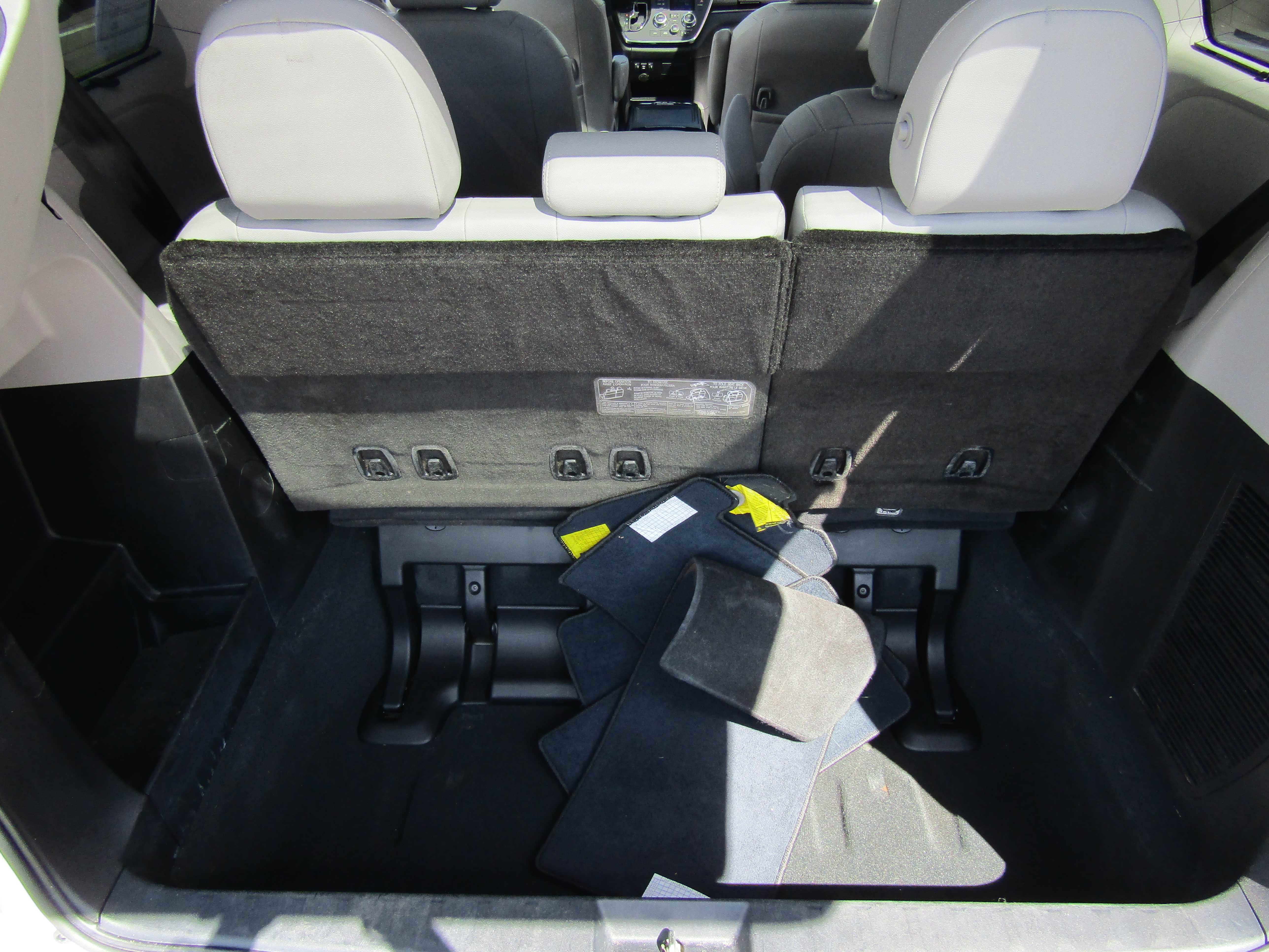 Used 2019 Toyota Sienna Limited FWD image 27
