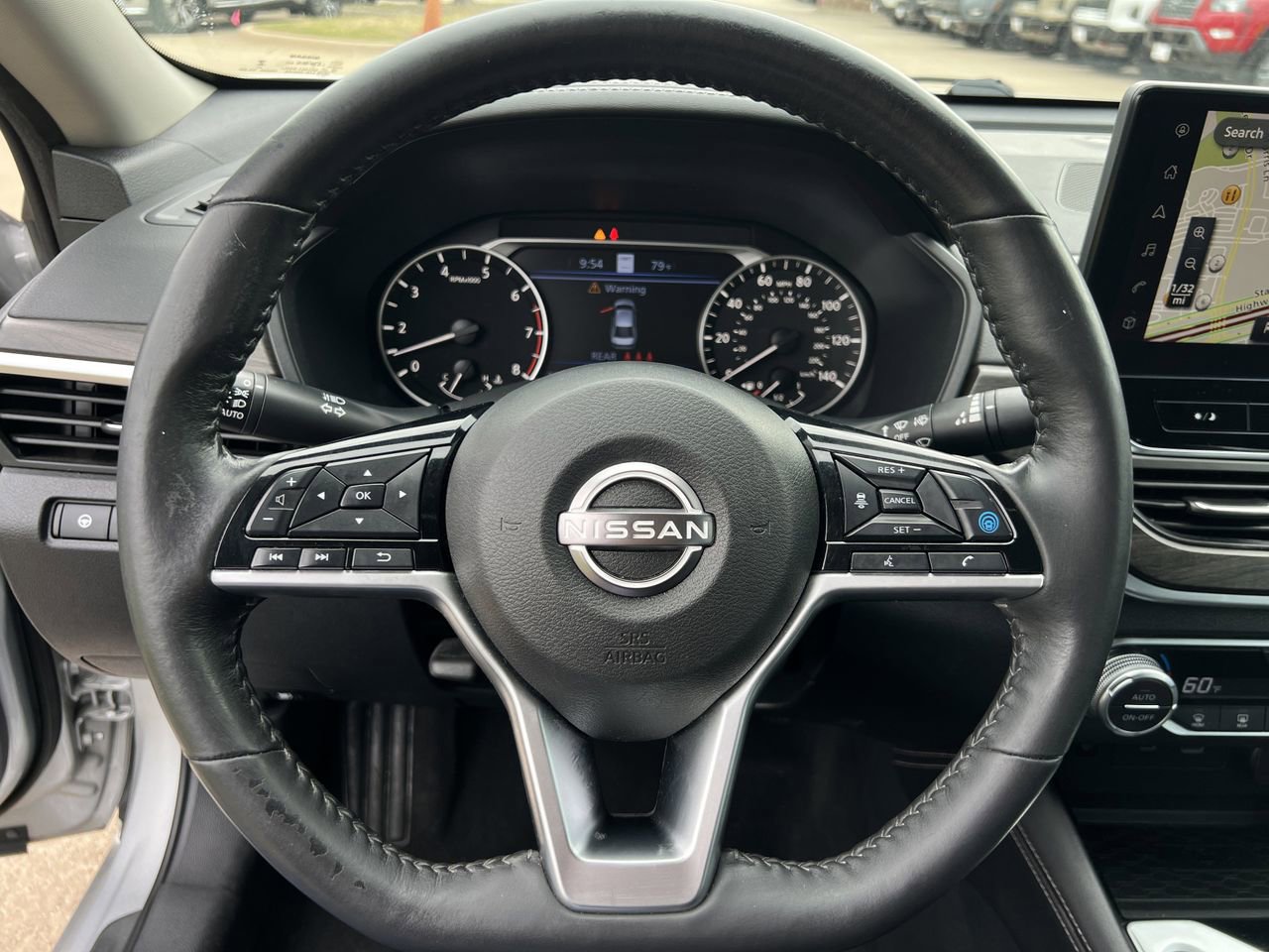 Used 2023 Nissan Altima 2.5 SL FWD image 9