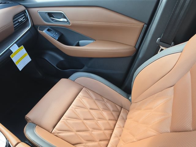 New 2026 Nissan Rogue Platinum AWD/4WD image 16