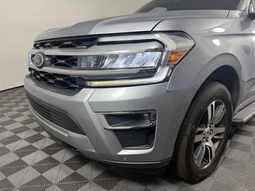 Used 2023 Ford Expedition Max Limited image 25