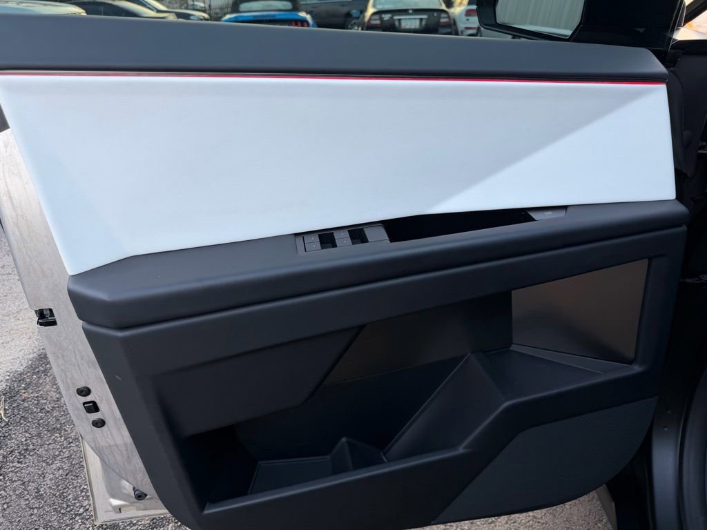 Used 2024 Tesla Cybertruck AWD Crew Cab image 13