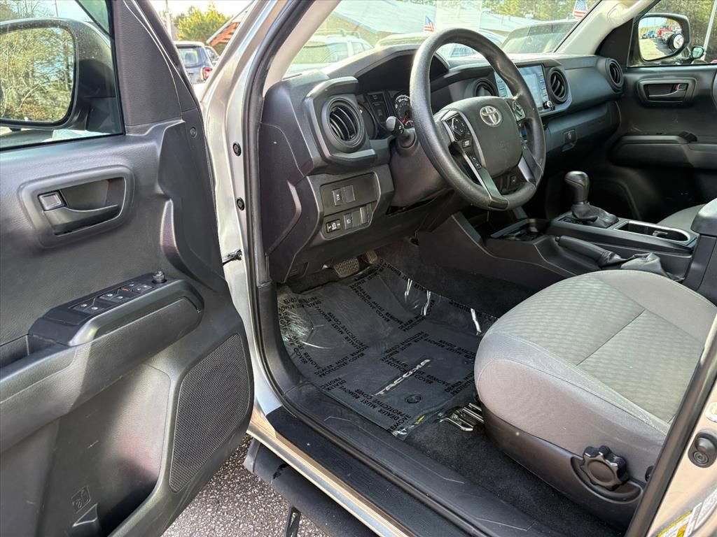 Used 2022 Toyota Tacoma SR image 12