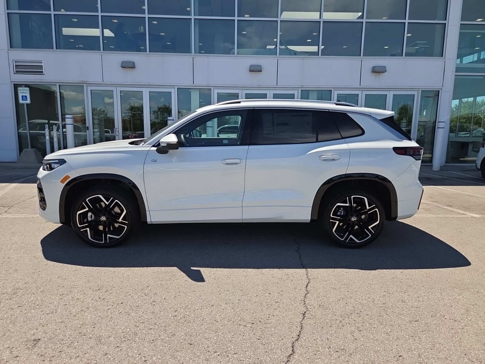 New 2026 Volkswagen Tiguan SEL R-Line AWD/4WD image 14