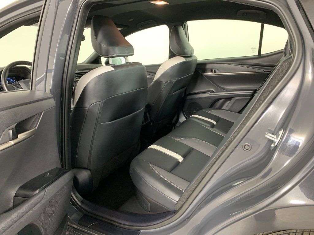 Used 2025 Toyota Camry SE image 32