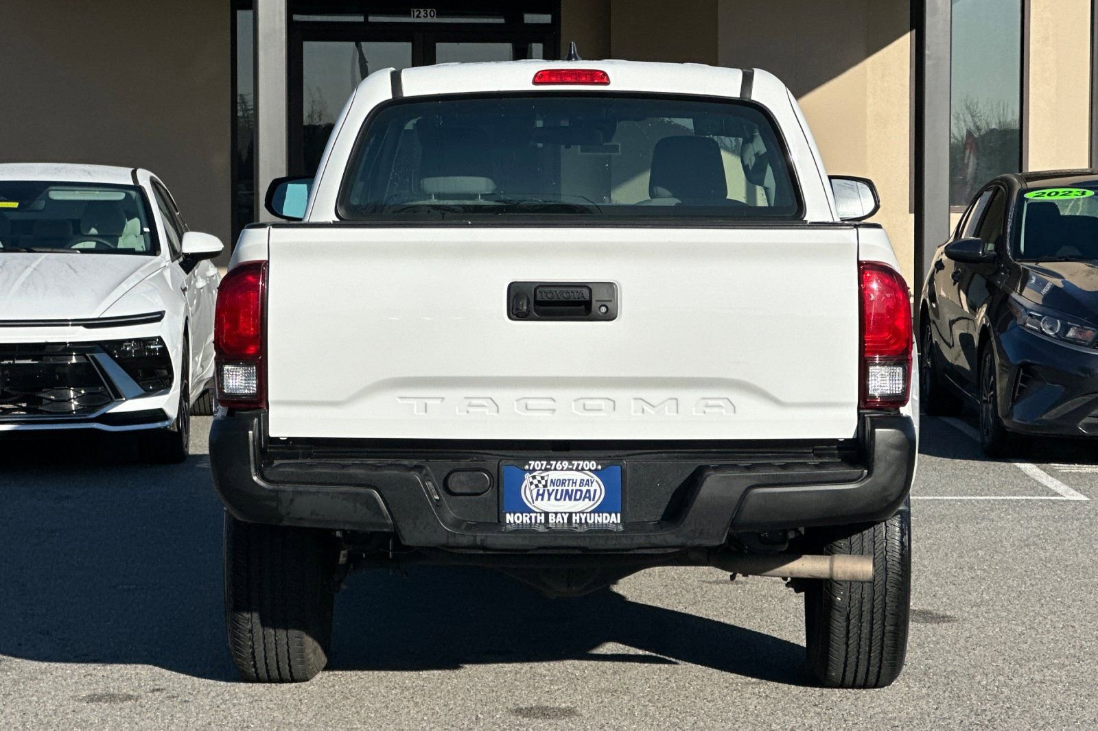 Used 2018 Toyota Tacoma SR image 5