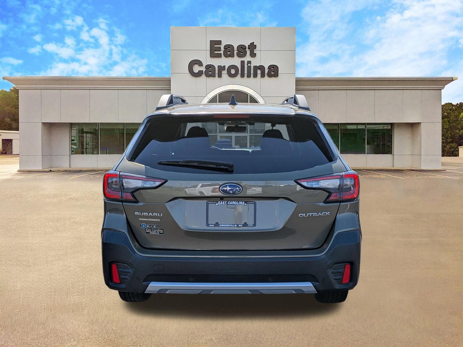 Used 2021 Subaru Outback Limited w/ Tech Package 3 AWD/4WD image 4