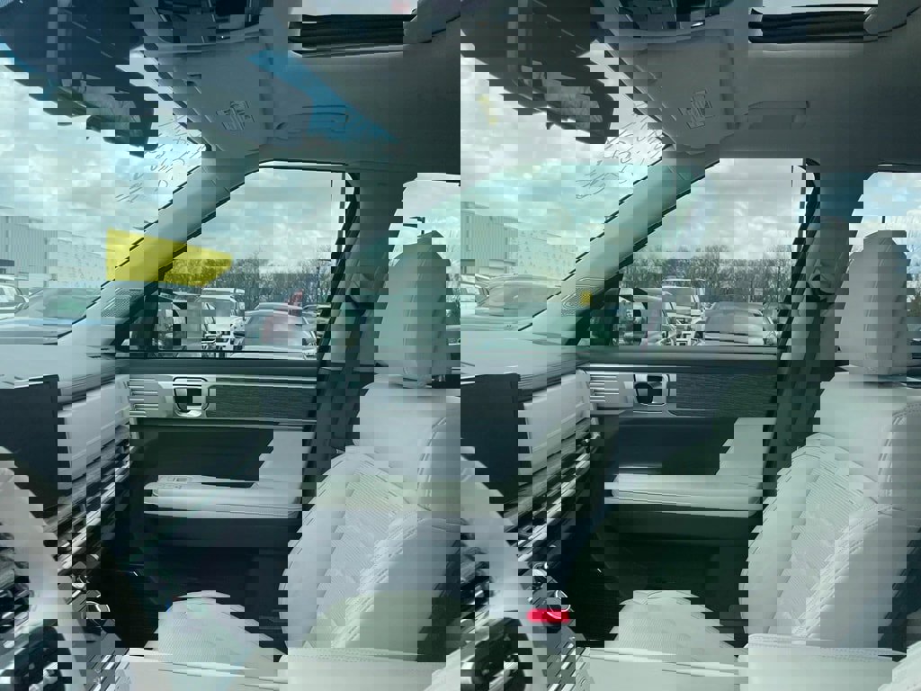 Used 2024 Hyundai Santa Fe Calligraphy image 9