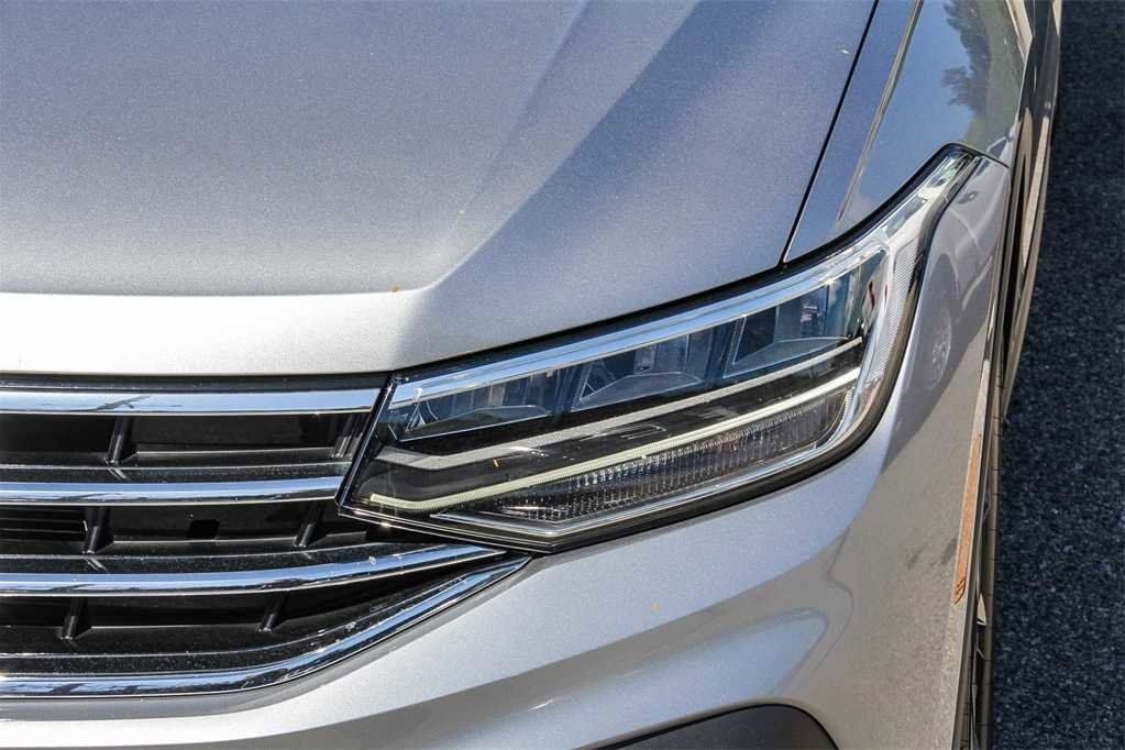 Used 2023 Volkswagen Tiguan SE image 7
