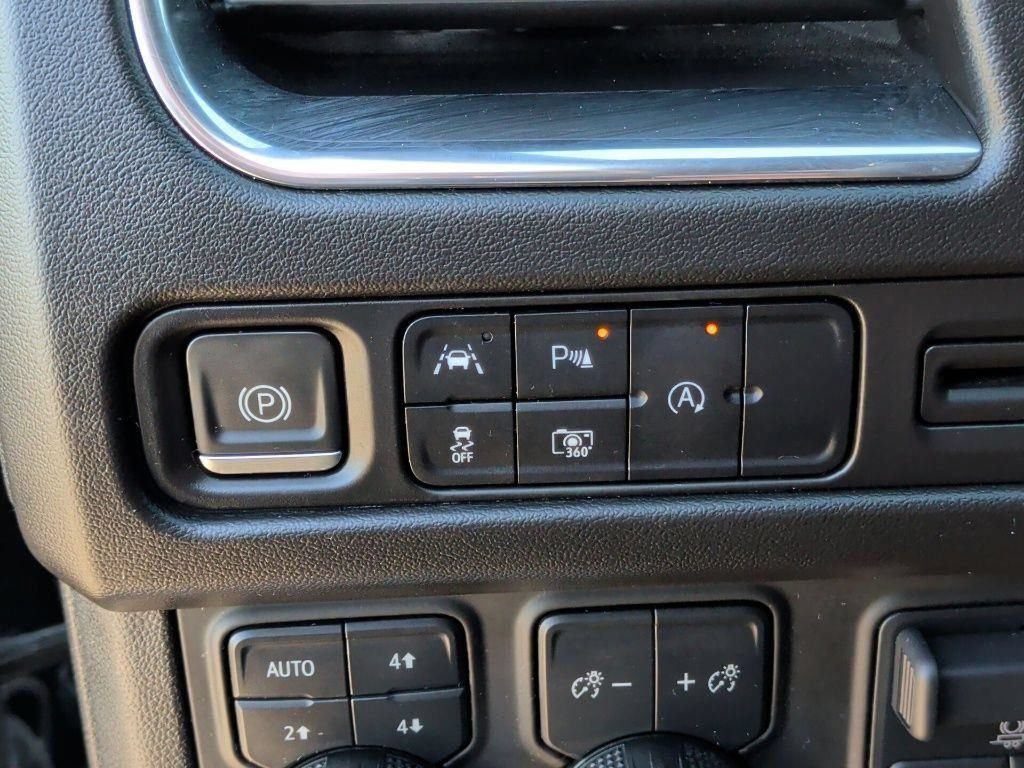 Used 2023 Chevrolet Tahoe RST w/ Luxury Package AWD/4WD image 18