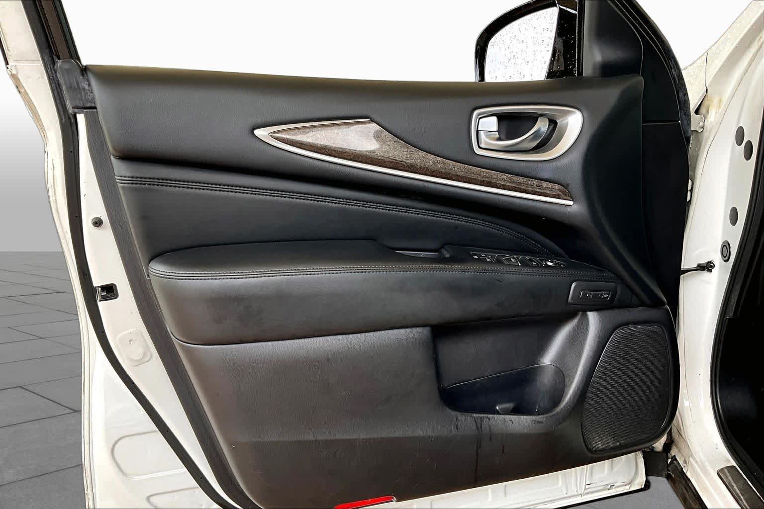 Used 2013 INFINITI JX35 FWD w/ Premium Pkg image 19