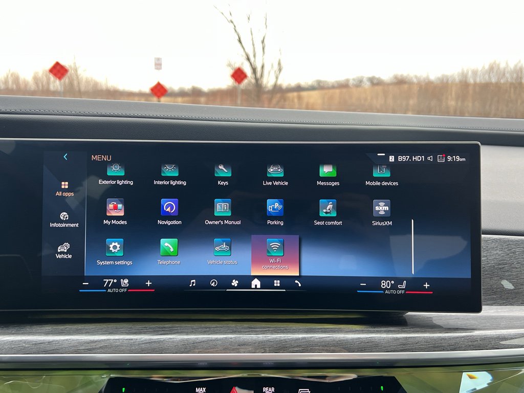 Used 2023 BMW 760i xDrive image 24