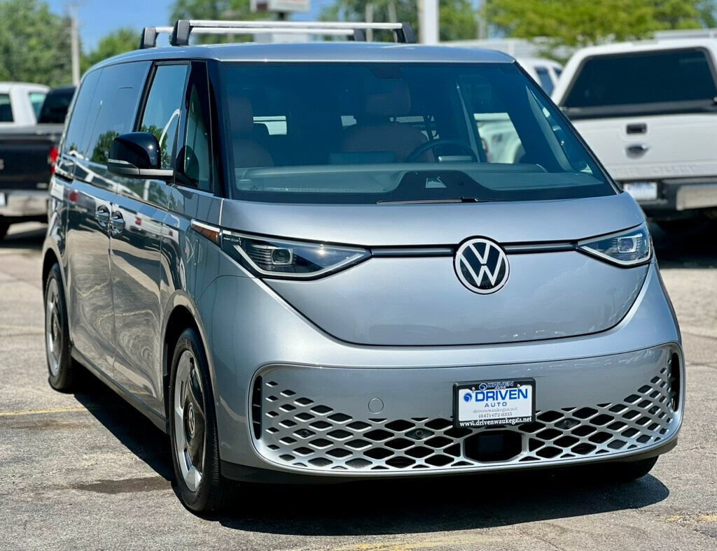 Used 2025 Volkswagen ID. Buzz Pro S RWD image 34