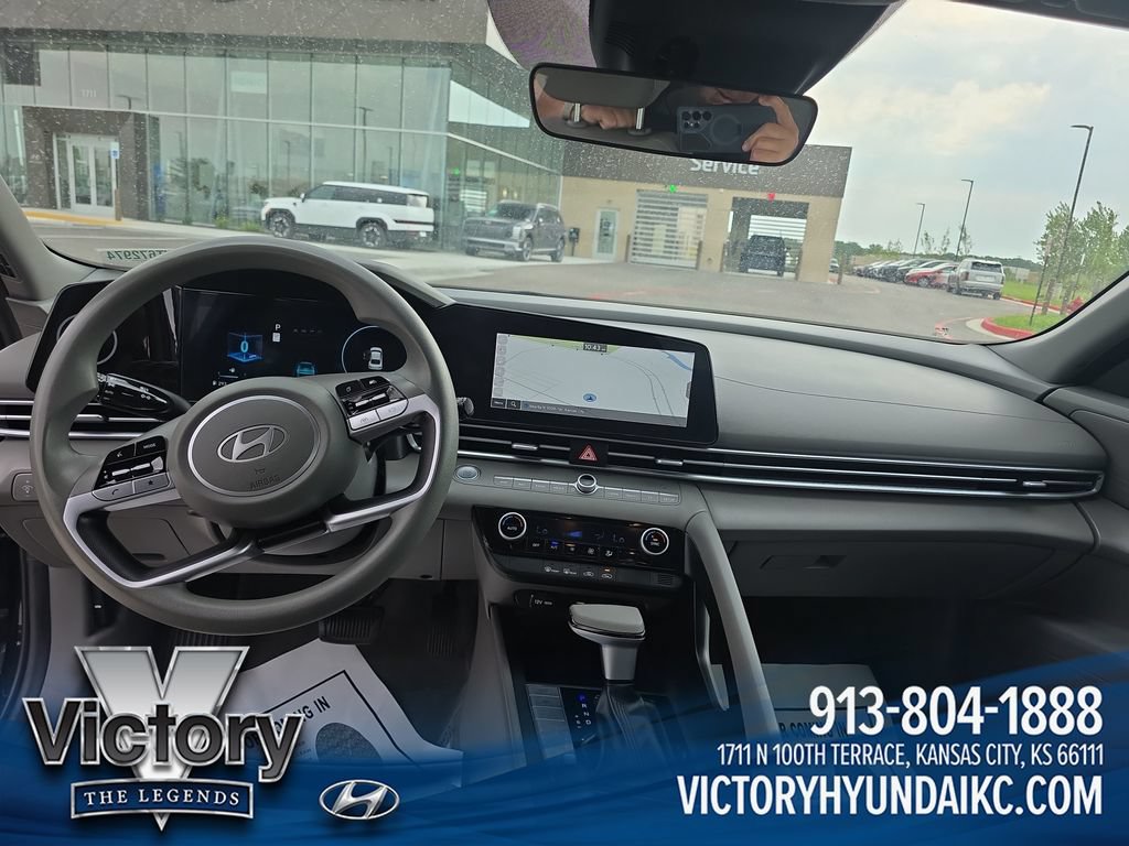 Used 2024 Hyundai Elantra SEL FWD image 12