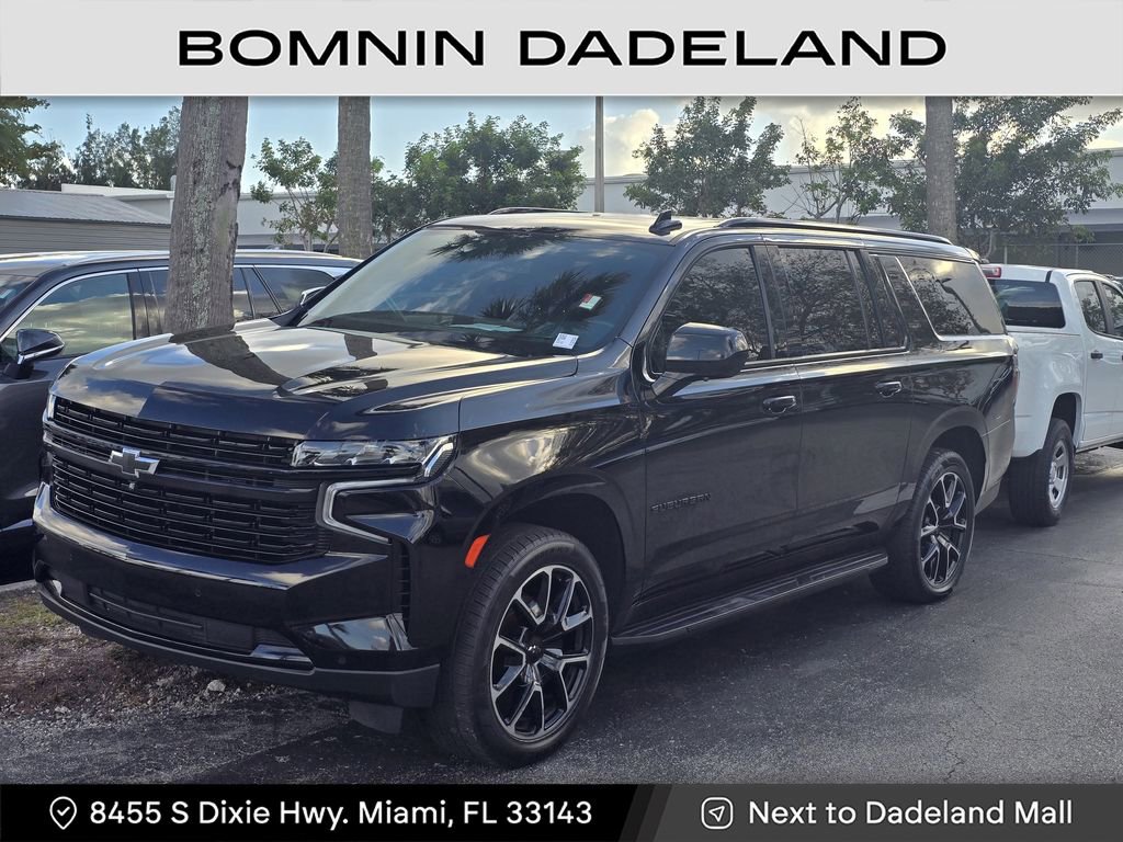 Used 2023 Chevrolet Suburban RST image 2