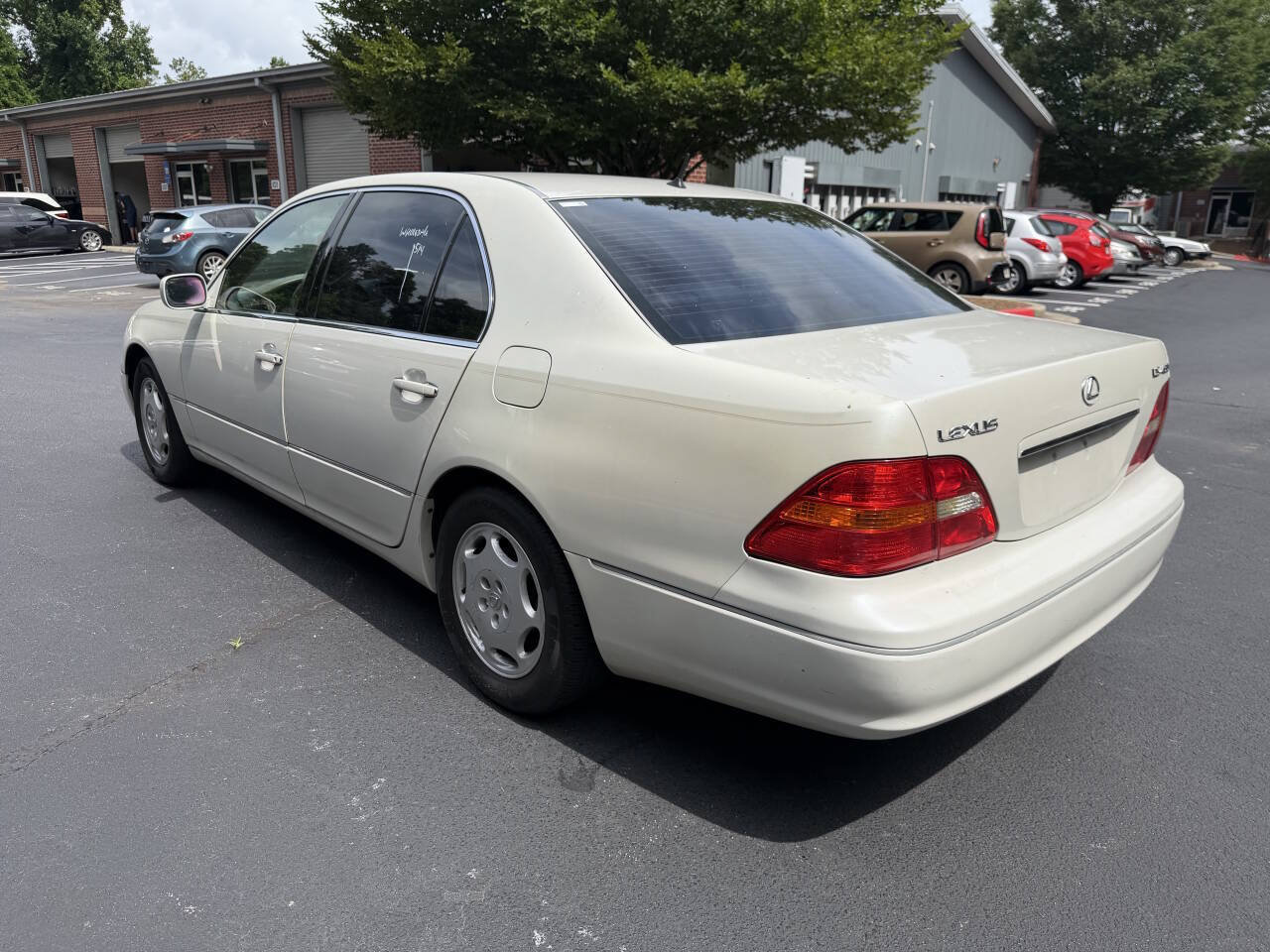 Used 2001 Lexus LS 430 RWD image 3