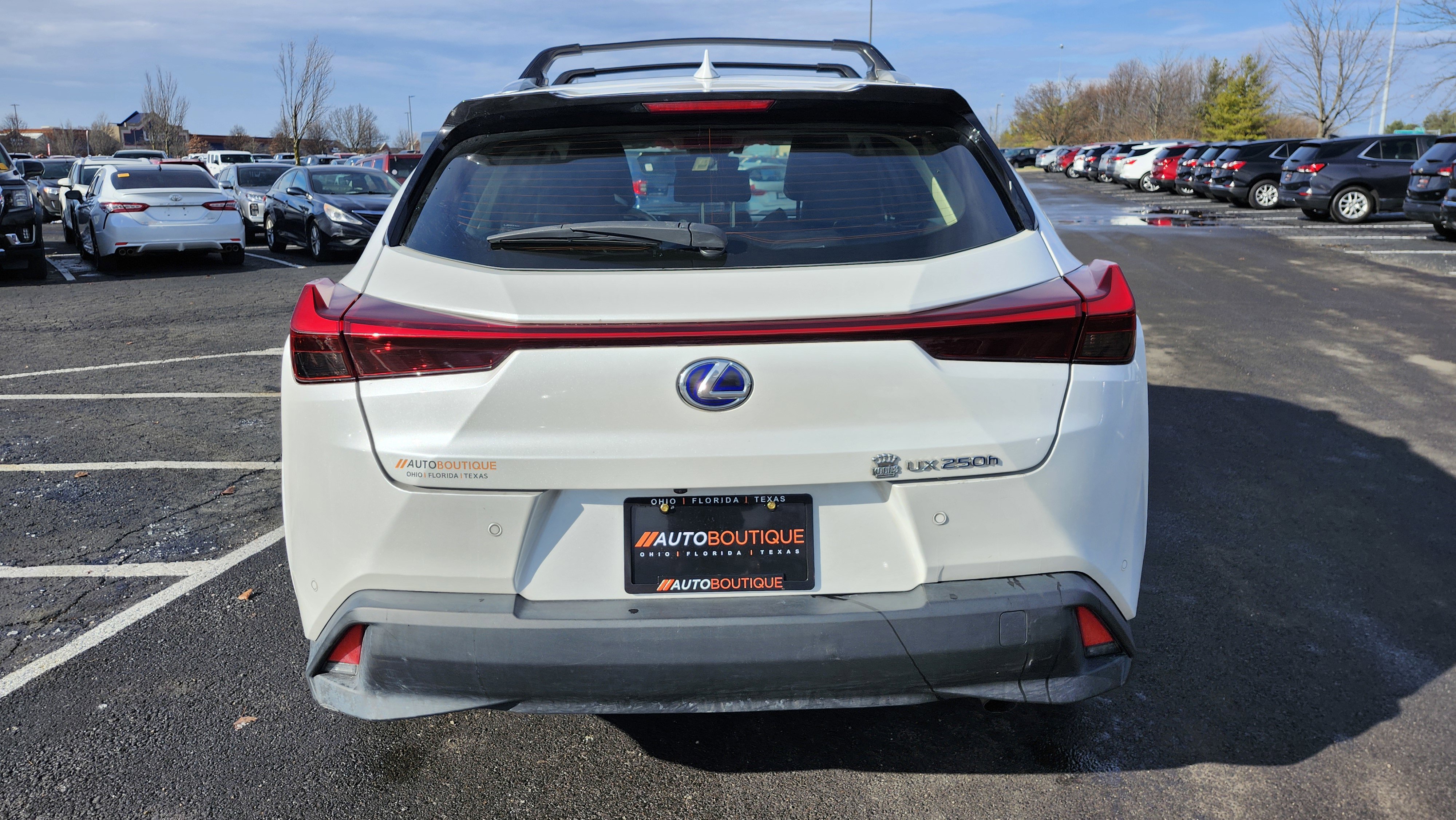 Used 2022 Lexus UX 250h w/ Premium Package image 16