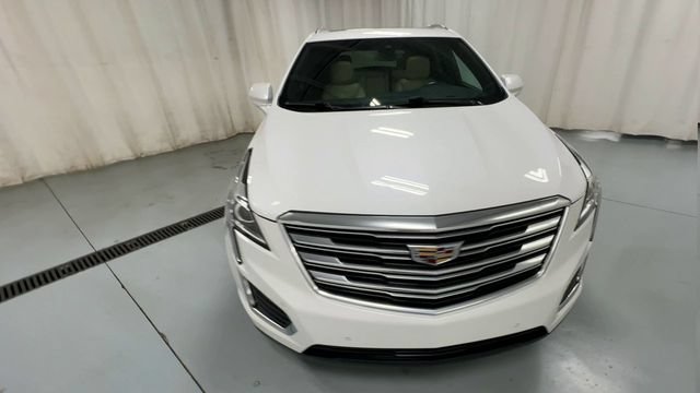 Used 2017 Cadillac XT5 Luxury w/ Driver Awareness Package FWD image 3