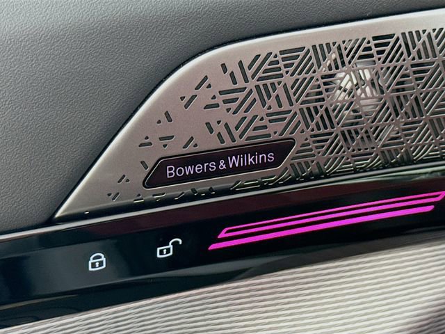 Used 2025 BMW 530i xDrive 530i xDrive w/ M Sport Package image 19