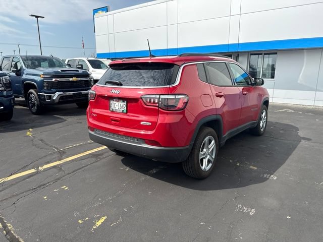 Used 2024 Jeep Compass Latitude AWD/4WD image 4