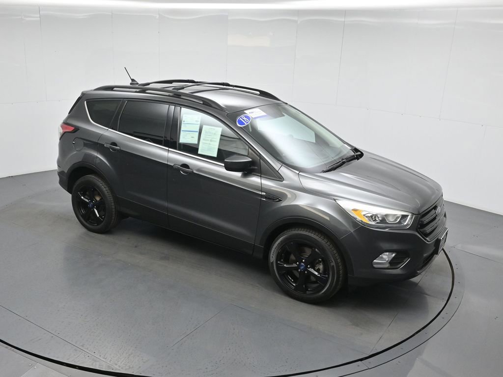 Certified 2018 Ford Escape SEL image 40