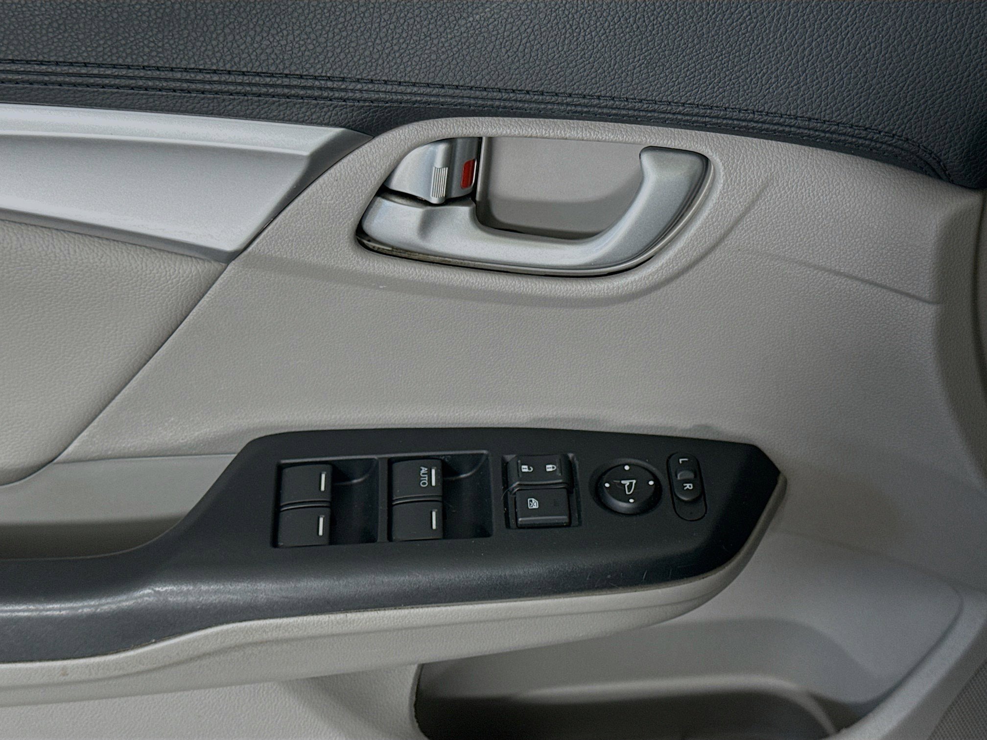 Used 2014 Honda Civic EX-L image 24