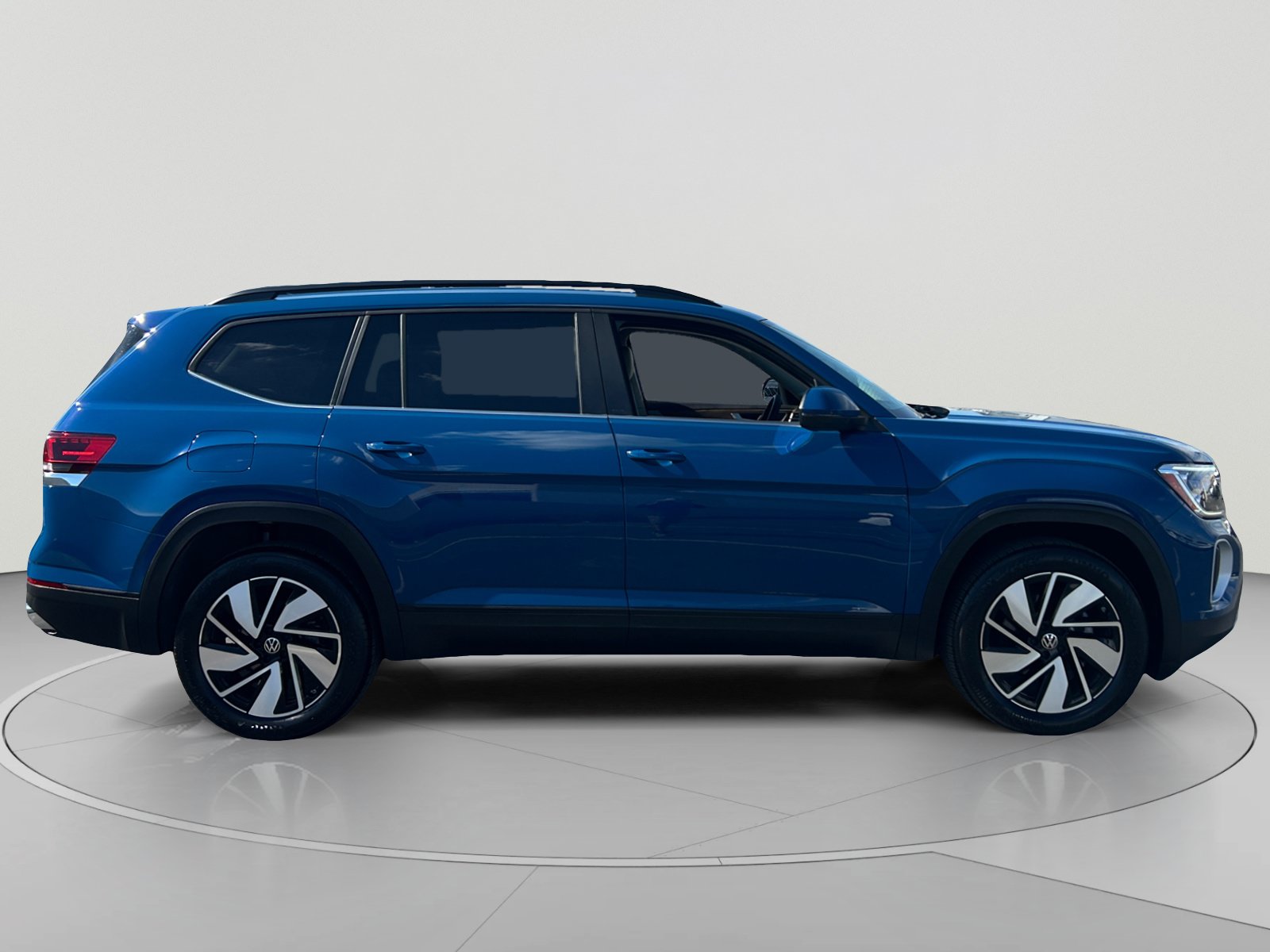 Certified 2026 Volkswagen Atlas SE FWD image 6