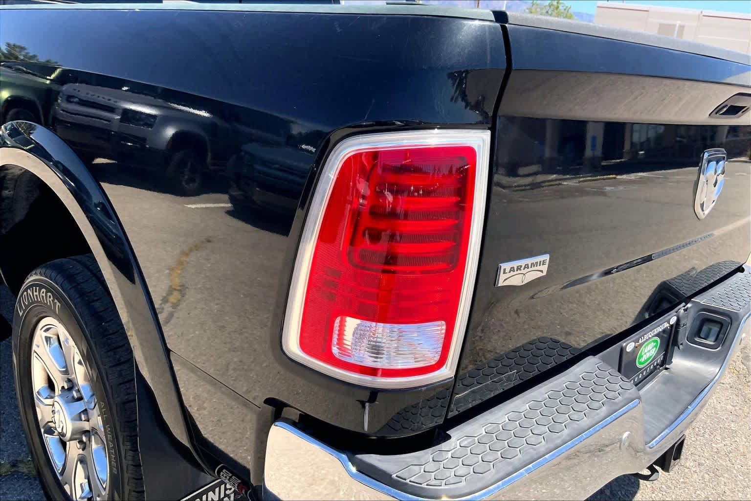 Used 2017 RAM 3500 Laramie AWD/4WD image 28
