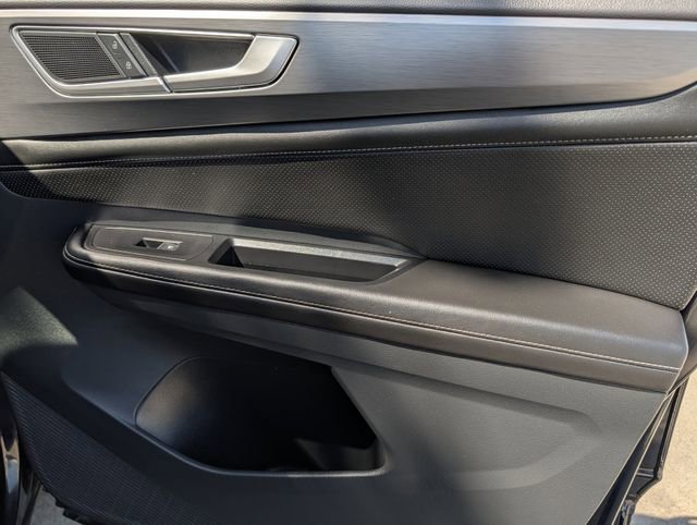 Used 2024 Volkswagen Atlas Cross Sport SE image 34