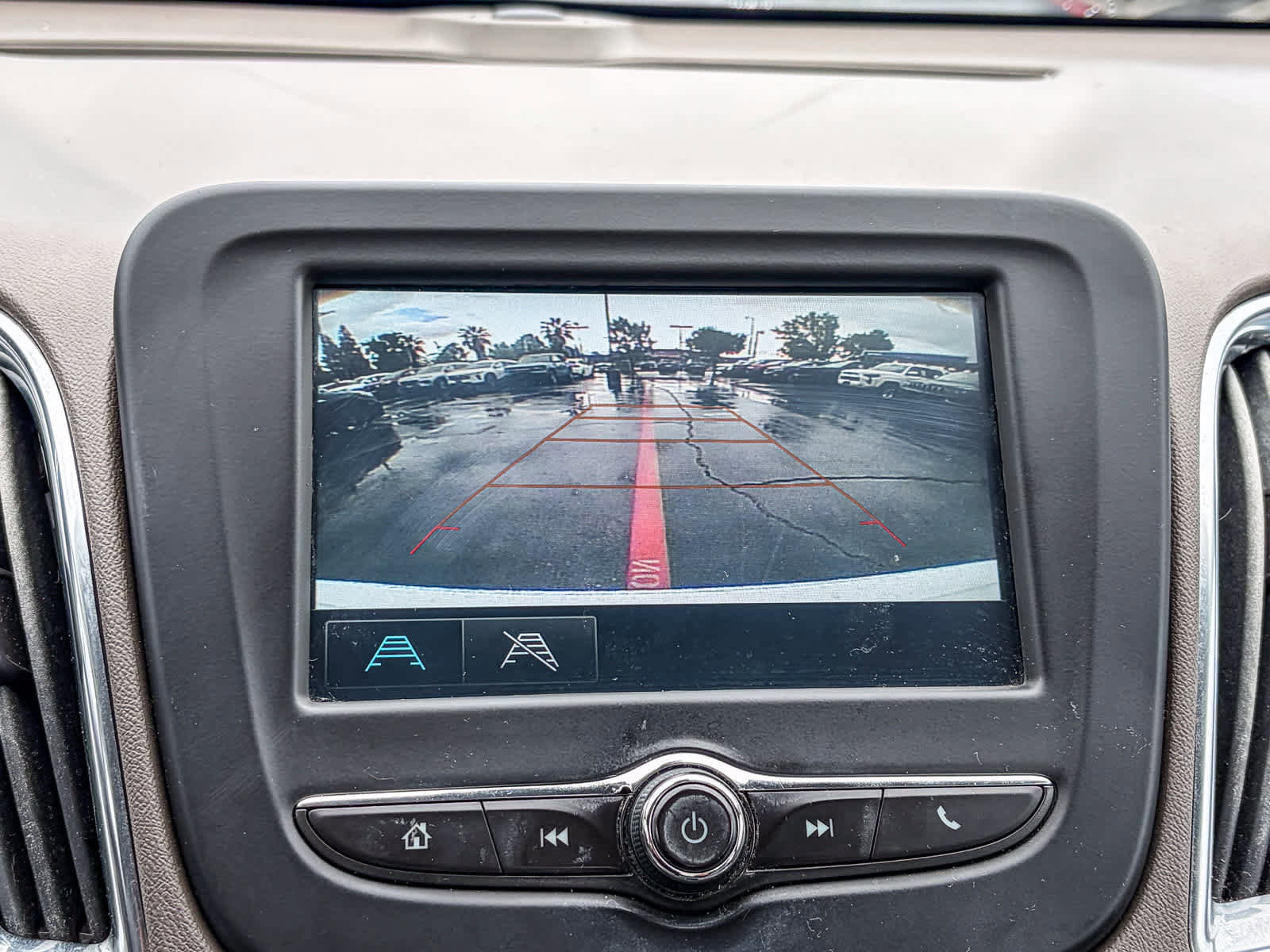 Used 2018 Chevrolet Malibu LT FWD image 22