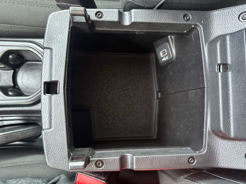 Used 2022 Jeep Gladiator Sport image 16