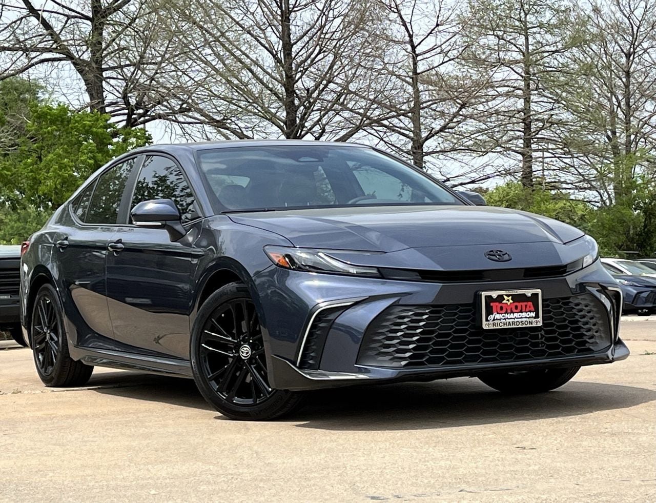 Used 2026 Toyota Camry SE w/ Convenience Package FWD image 2