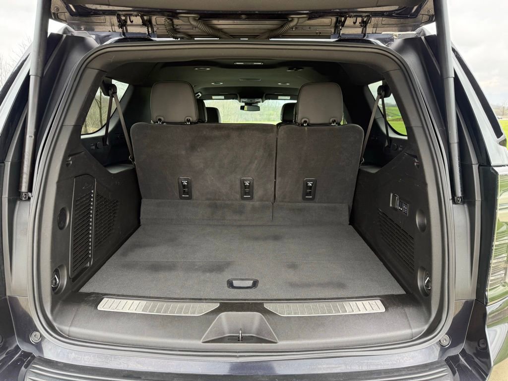 Used 2025 Chevrolet Suburban Premier image 6