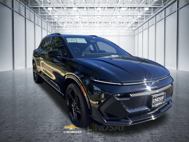 Used 2024 Chevrolet Equinox EV RS FWD image 3