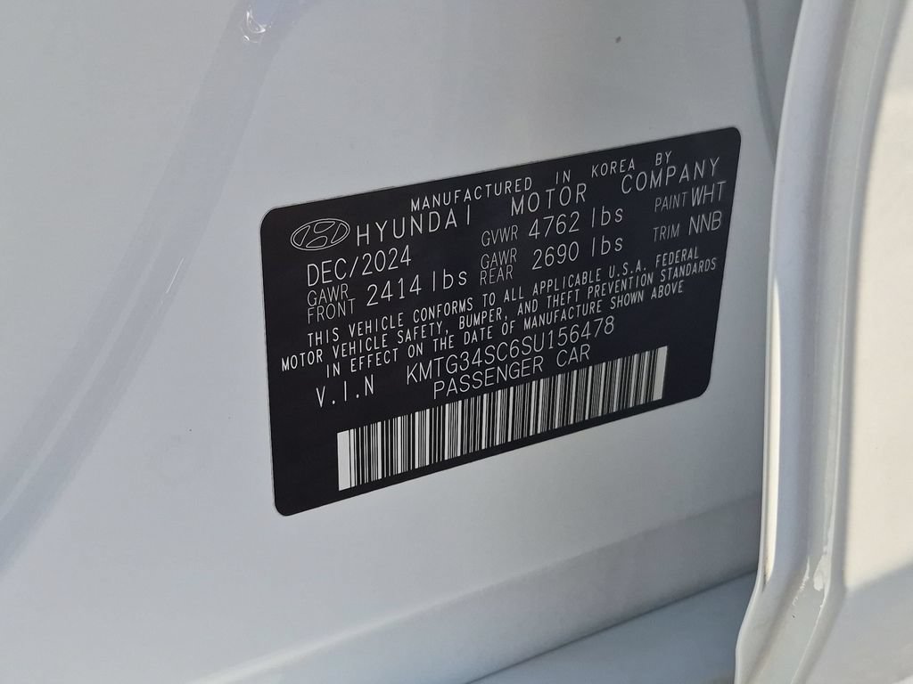 Used 2025 Genesis G70 2.5T RWD image 36