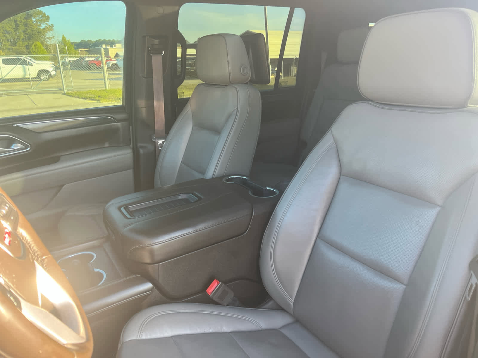 Used 2021 GMC Yukon XL SLT w/ SLT Premium Package image 30